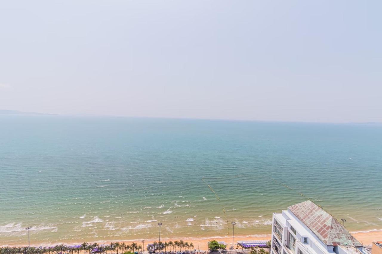 Aeras Beachfront Condominium Jomtien Exterior foto